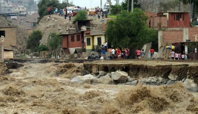 Diluvio en Perú deja 72 muertos y más de 70 mil damnificados