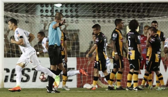 Habrá video arbitraje en la Libertadores desde cuartos de final
