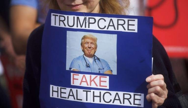 En grave derrota política, Trump retiró proyecto de reforma de salud