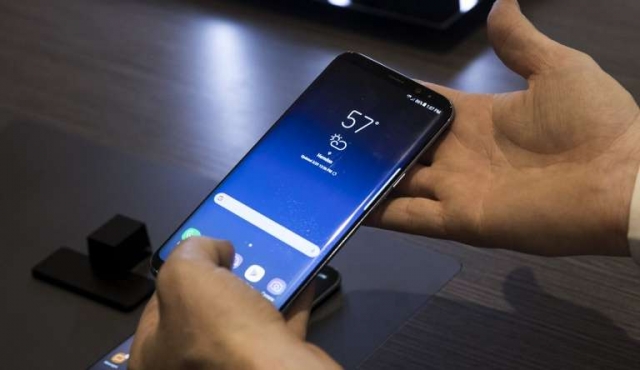 Samsung presentó su nuevo smartphone con asistente virtual