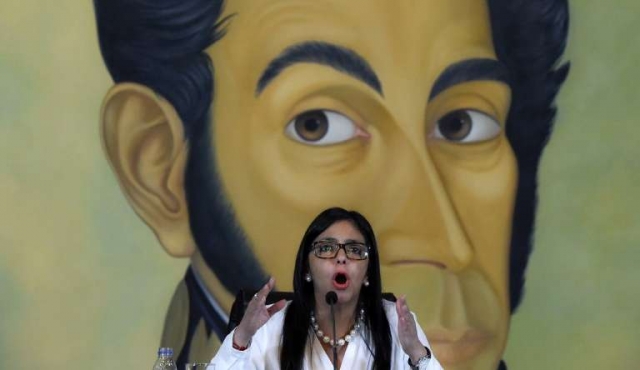 Delcy Rodríguez: “saquen sus narices de Venezuela”