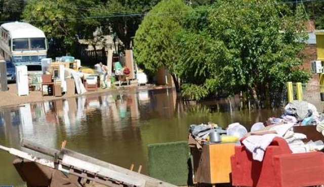 Artigas: clubes sociales reticentes a ceder instalaciones a inundados por destrozos