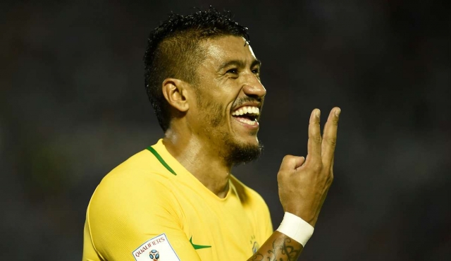 Paulinho criticado en China por promocionar casa de apuestas con actriz porno