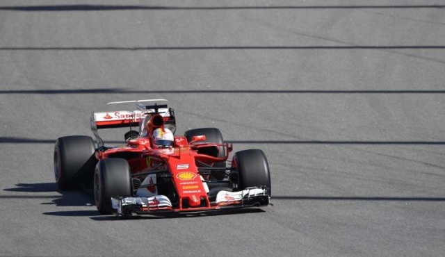 Vettel y Ferrari imponen su ley en parrilla de salida del GP de Rusia