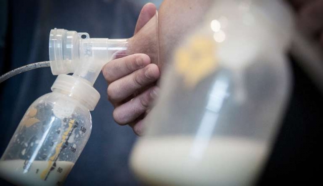 Media sanción a ley que obliga a salas de lactancia en lugares de trabajo