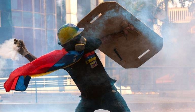 Murió un joven y aumentaron a 48 los fallecidos en protestas en Venezuela