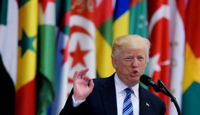 Trump pide aislar a Irán y luchar contra el “extremismo”