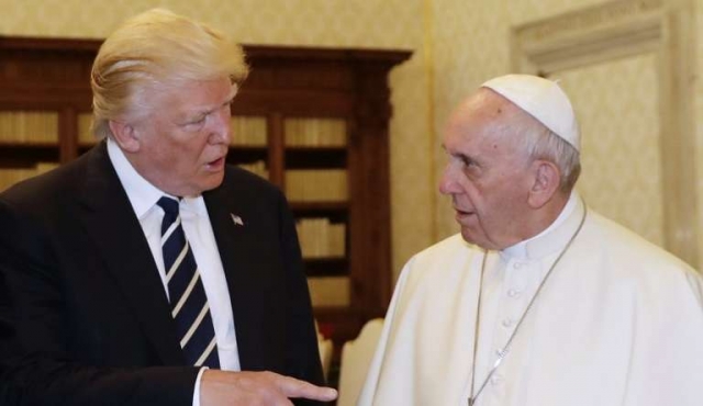 El papa le regaló a Trump un emblemático texto sobre la paz
