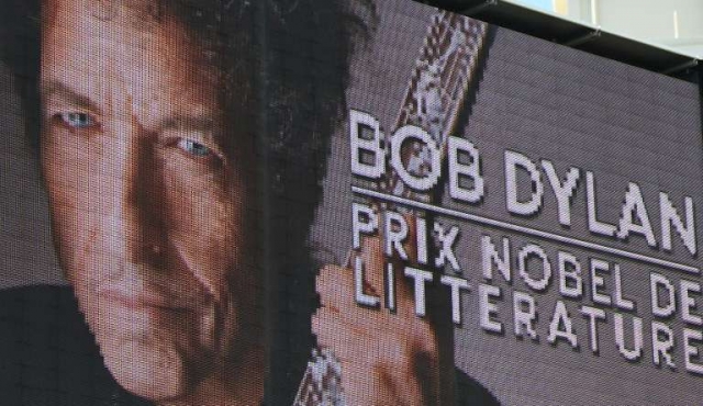 Bob Dylan envió discurso de aceptación del Nobel y recibirá premio en efectivo