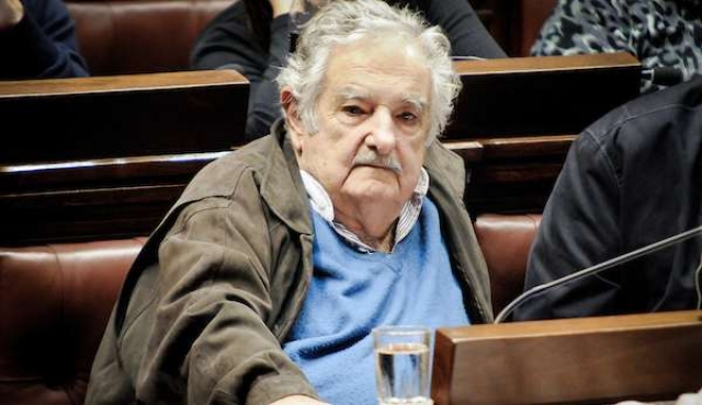 Mujica: si trancan venta de marihuana en farmacias, se tranca el Parlamento