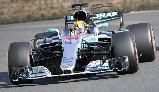 Hamilton propone un “cara a cara” a Vettel “si quiere probar que es un hombre”