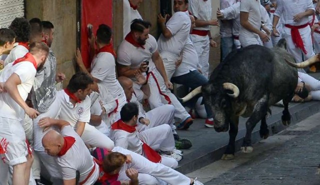 Tres heridos en el inicio de San Fermín