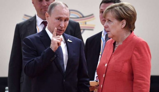 Los momentos del G20: del gesto de Merkel al “beso” entre Macron y Trump