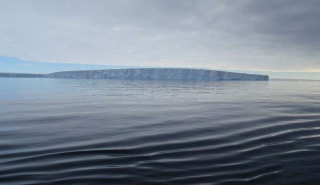 El iceberg gigante no pasará por la Base Artigas