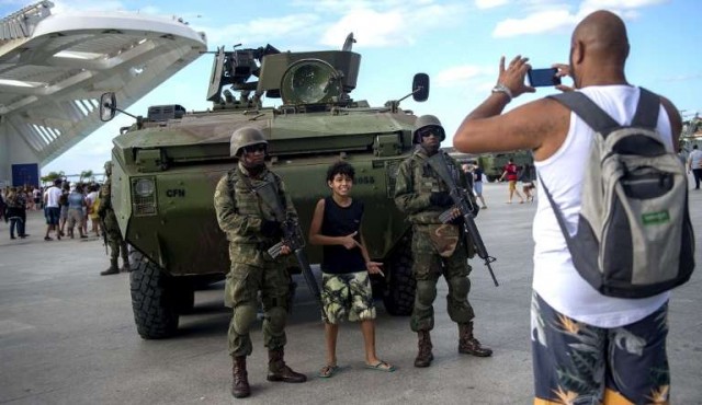 Despliegue militar en Rio contra el crimen organizado