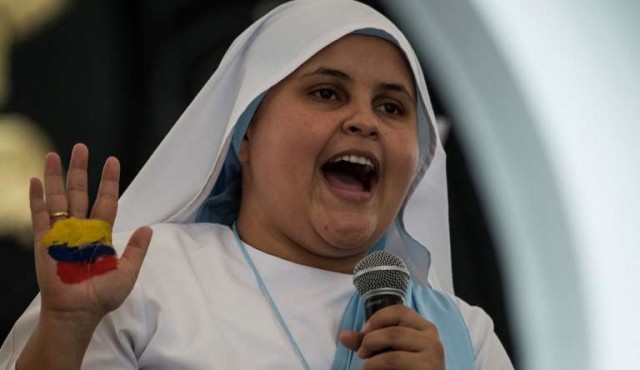 Una monja rapera le cantará al papa en Colombia