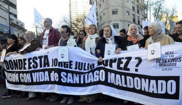 Miles de argentinos reclamaron por desaparecidos en democracia