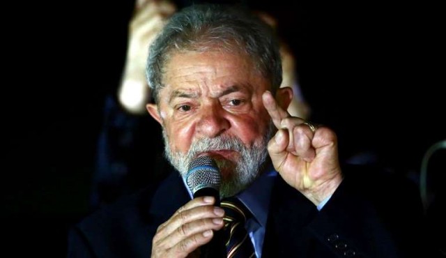 Lula lidera sondeo presidencial en Brasil seguido por Bolsonaro​