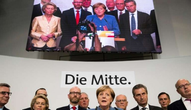 Victoria de Merkel en elecciones alemanas, ensombrecida por auge de ultraderecha