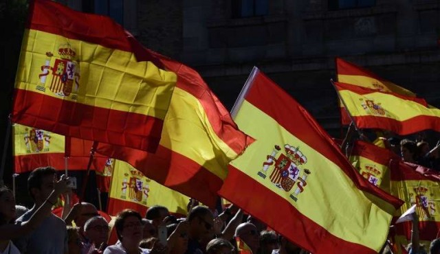Miles se manifestaron contra la independencia de Cataluña
