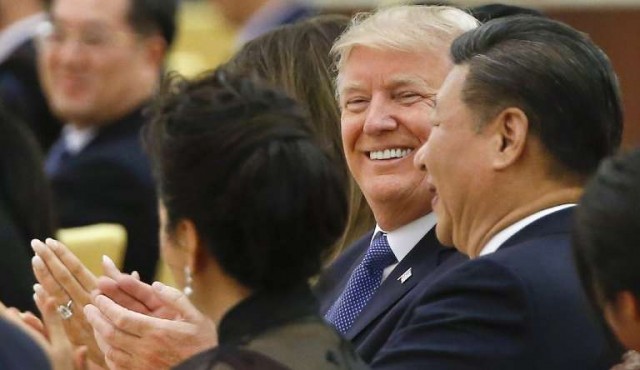 Trump firma acuerdos por 250.000 millones de dólares y ahora “no le reprocha nada” a China