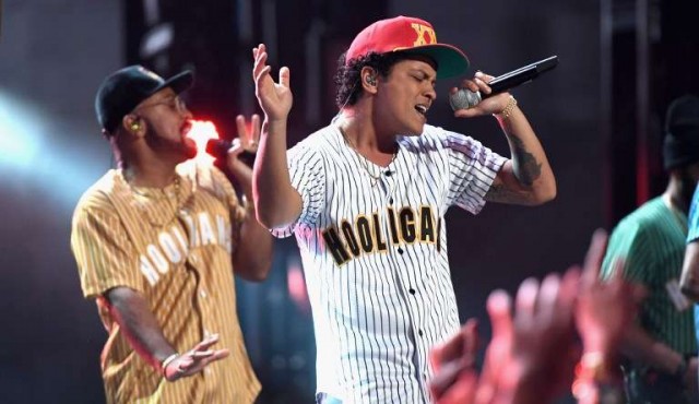 Bruno Mars, artista del año de los American Music Awards
