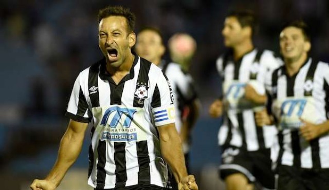 Sergio Blanco se convirtió en goleador histórico de Wanderers