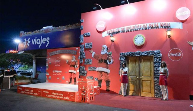 Tienda Inglesa y Coca-Cola hacen realidad el sueño de conocer la fábrica de juguetes de Papá Noel