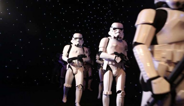 “Star Wars” en la cima mientras Disney celebra sus ganancias anuales