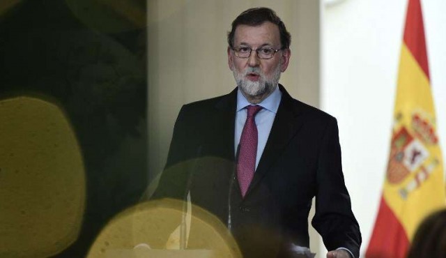 Rajoy ve “absurdo” que Puigdemont quiera gobernar Cataluña desde el extranjero