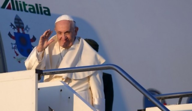 Papa Francisco inicia visita a Chile y Perú