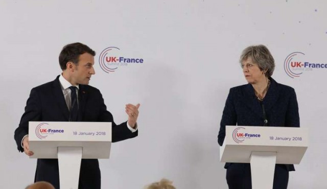 Londres y París firman su primer acuerdo de control de inmigración tras el Brexit
