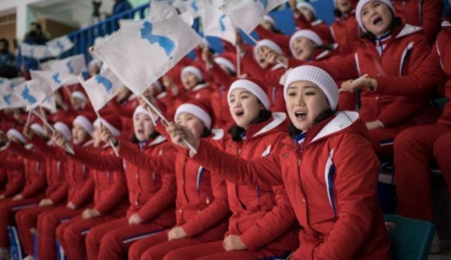 La “armada de bellezas” norcoreanas ilustra las diferencias culturales con Seúl