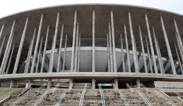 El lujoso estadio de Brasilia que promedia 100 espectadores por partido