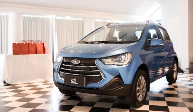 JAC presenta su nueva SUV compacta en Uruguay