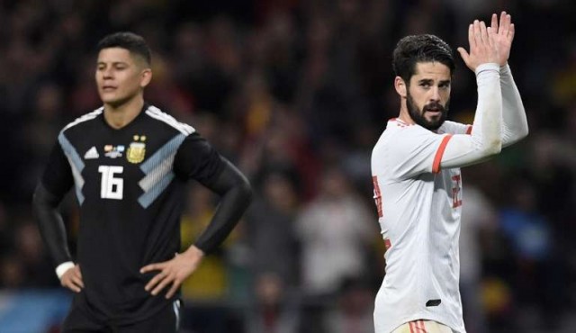 España golea 6-1 en amistoso a una Argentina sin Messi