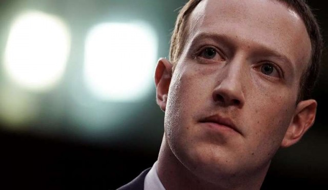 La pregunta que incomodó a Zuckerberg: ¿dónde dormiste anoche?