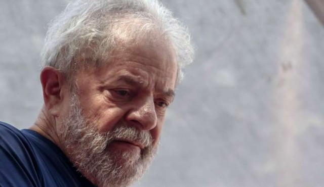 “Estoy tranquilo pero indignado”, dijo Lula desde la prisión