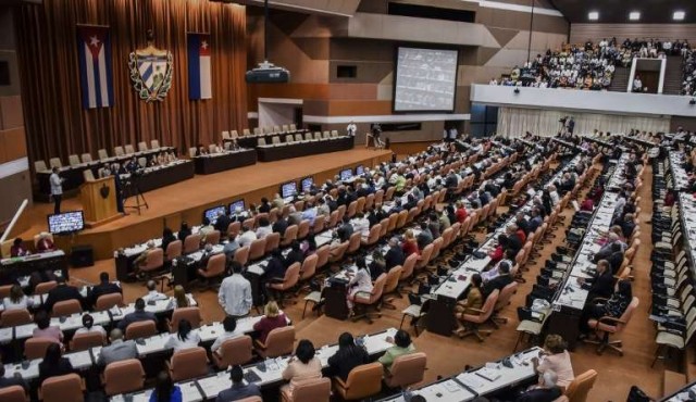 Parlamento cubano convoca a un “tuitazo” mientras vota a sus nuevos representantes
