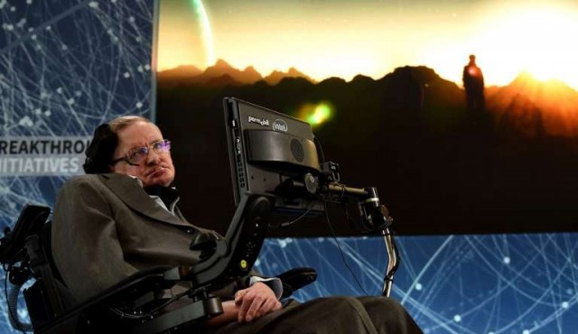 El funeral de Stephen Hawking es abierto a los “viajeros del futuro”