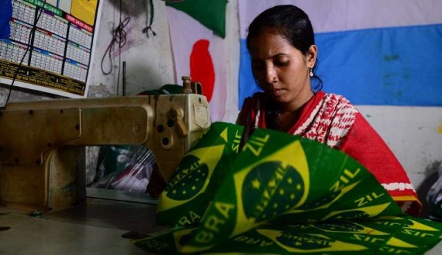 El Mundial quita el sueño a los fabricantes de banderas de Bangladés​