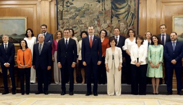 Sánchez formó gobierno con mayoría de mujeres y un astronauta