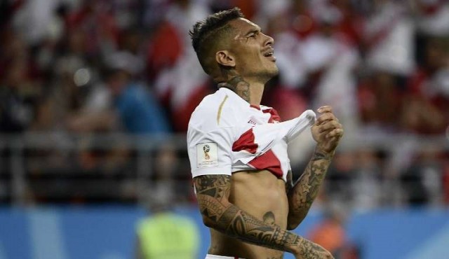 Perú cayó ante Dinamarca en su esperado regreso al Mundial