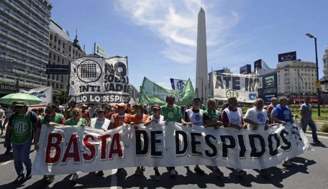 Sindicatos paralizan Argentina en contra de ajuste y del FMI