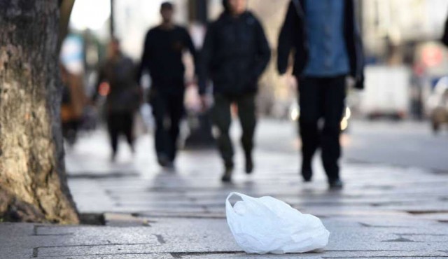 Senadores se toman más tiempo para analizar ley sobre bolsas plásticas