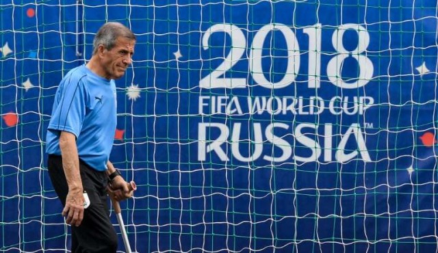 Uruguay entrena con la mira en Francia y Cavani en reposo