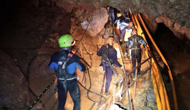 Otros dos niños rescatados de la cueva en Tailandia