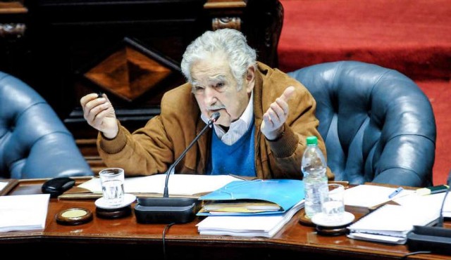 La carta de renuncia de Mujica al Senado