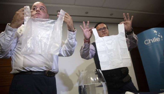 Chile, primer país latinoamericano en prohibir las bolsas de plástico