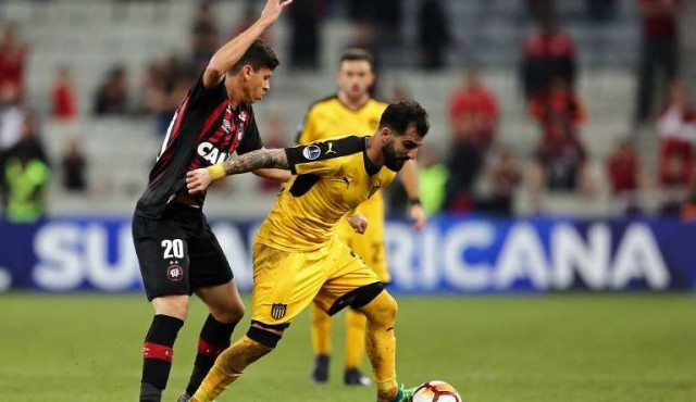 Peñarol a todo o nada ante Atlético Paranaense